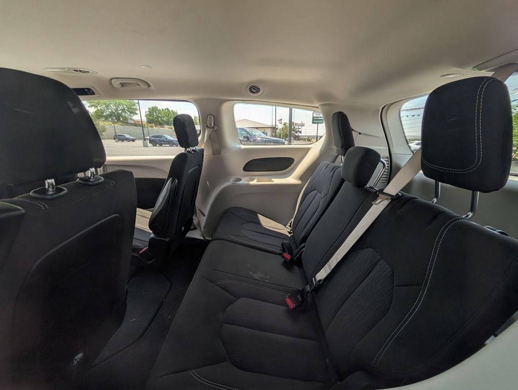 2024 Chrysler Voyager LX