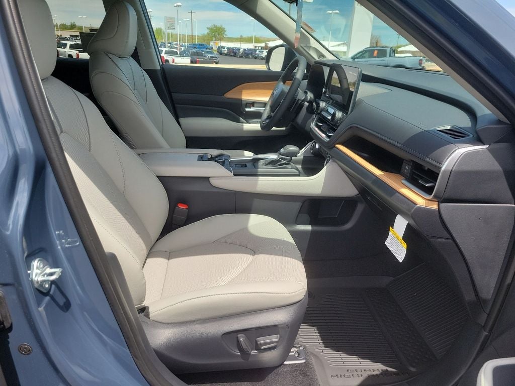 2026 Toyota Grand Highlander Base