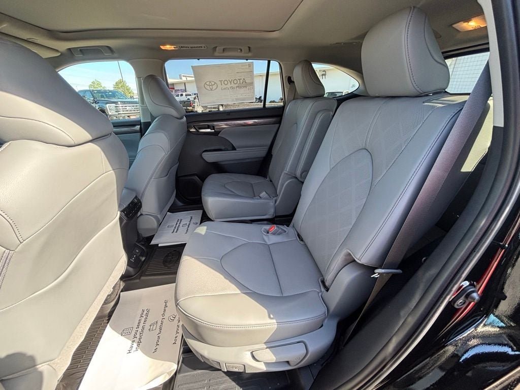 2026 Toyota Highlander Platinum