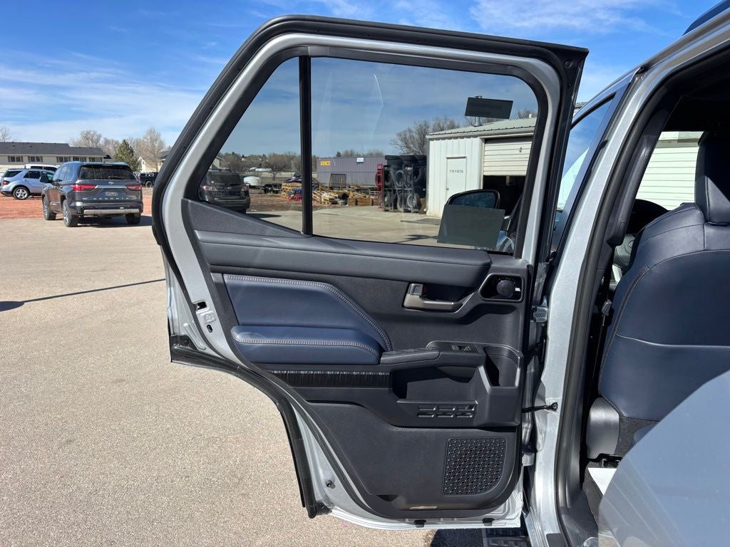 2026 Toyota 4Runner i-FORCE MAX Hybrid Platinum