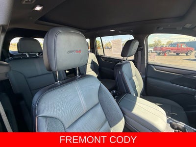 2025 GMC Acadia AT4