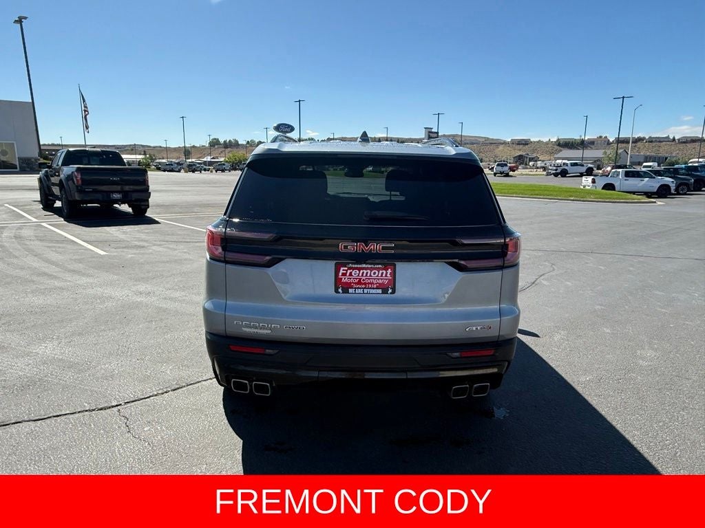 2025 GMC Acadia AT4