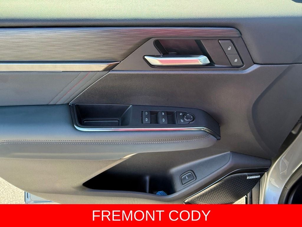 2025 GMC Acadia AT4