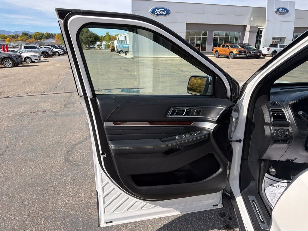 2017 Ford Explorer Platinum