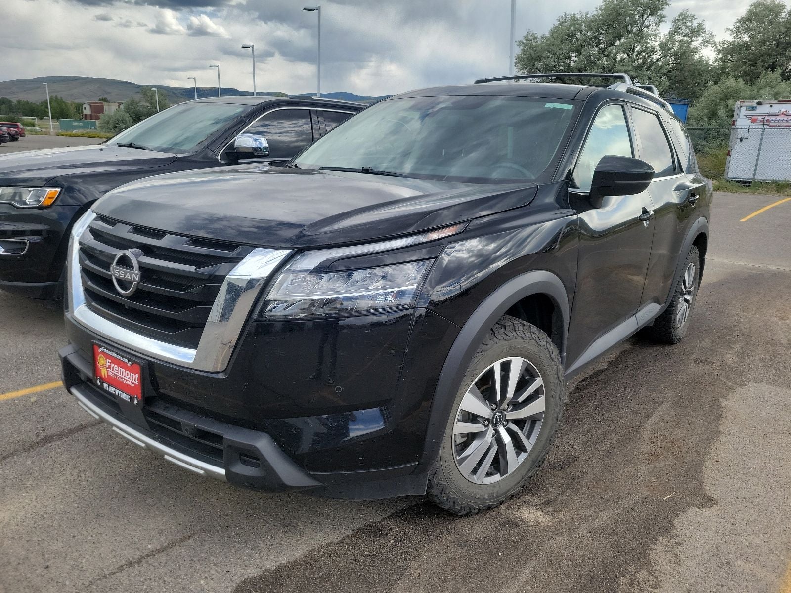 2023 Nissan Pathfinder SL